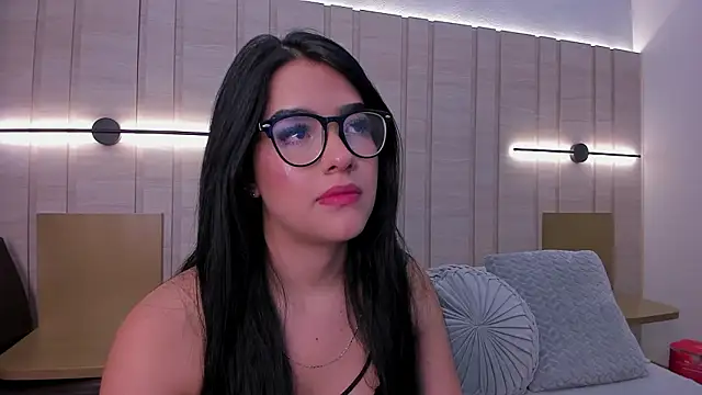 Emma 25  online show from 02-12-26, 07:20