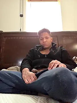 Snapshot of GabrielElduro chatting on 02-18-26, 08:38 GabrielElduro online show from 02-18-26, 08:38