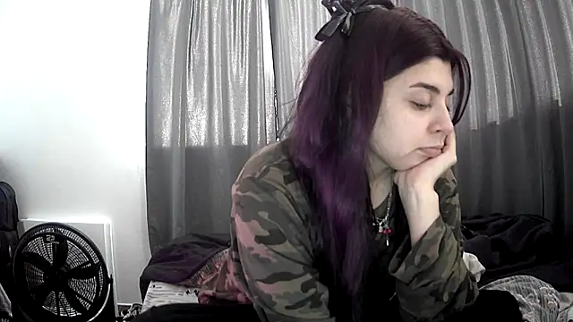 Snapshot of violetazein7 chatting on 05-17-26, 06:15 violetazein7 online show from 05-17-26, 06:15