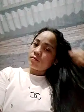 Snapshot of molly-xx chatting on 02-15-26, 07:21 molly-xx online show from 02-15-26, 07:21