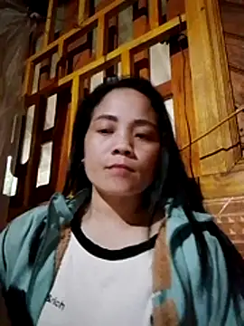 Snapshot of molly-xx chatting on 03-25-26, 10:21 molly-xx online show from 03-25-26, 10:21