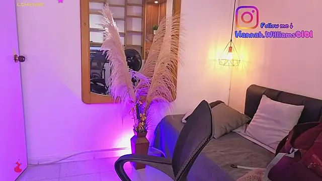 Hanna Williams   online show from 03-01-26, 02:57