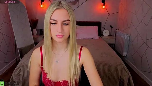 Snapshot of Silen_Tori chatting on 04-06-26, 09:32 Silen Tori online show from 04-06-26, 09:32