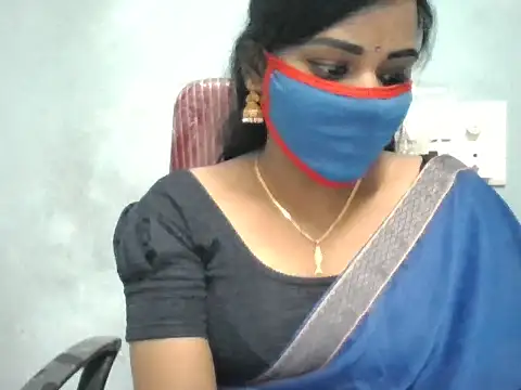 Snapshot of Rathi-priyaa chatting on 03-25-26, 04:40 Rathi-priyaa online show from 03-25-26, 04:40