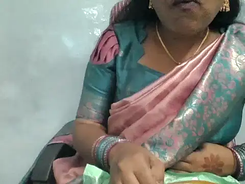 Snapshot of Rathi-priyaa chatting on 04-26-26, 03:37 Rathi-priyaa online show from 04-26-26, 03:37