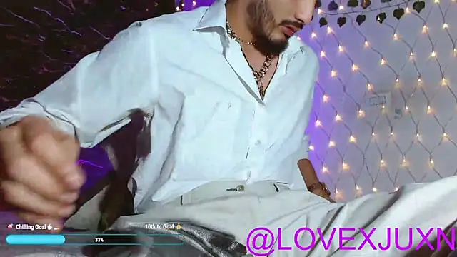 LovexJuxn8 online show from 05-20-26, 03:02