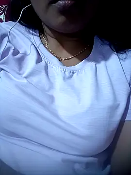 Snapshot of Mnra43 chatting on 02-15-26, 09:11 Mnra43 online show from 02-15-26, 09:11