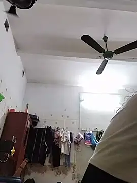 cute-shine online show from 05-20-26, 11:49