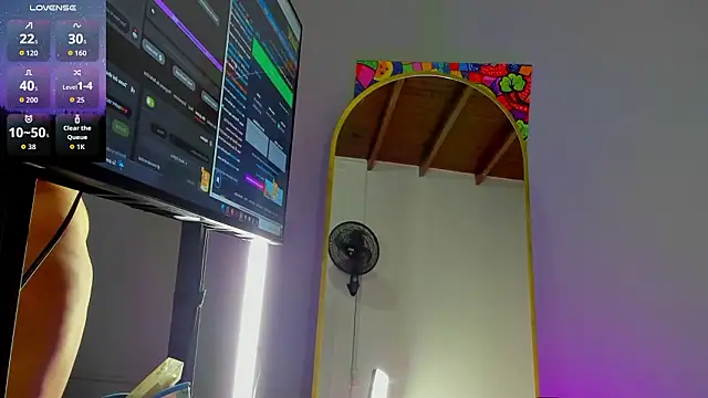 Snapshot of Zaphiro__Sky chatting on 02-18-26, 08:43 Zaphiro Sky online show from 02-18-26, 08:43