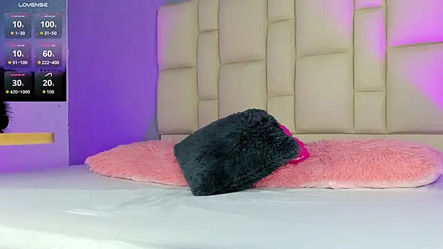 Snapshot of Zaphiro__Sky chatting on 03-04-26, 08:42 Zaphiro Sky online show from 03-04-26, 08:42