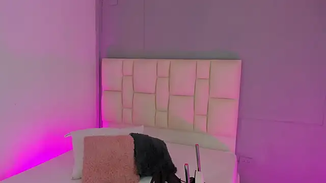 Snapshot of Zaphiro__Sky chatting on 03-23-26, 08:51 Zaphiro Sky online show from 03-23-26, 08:51