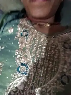 Snapshot of Desi_Couple_P chatting on 06-04-26, 11:33 Desi Couple P online show from 06-04-26, 11:33