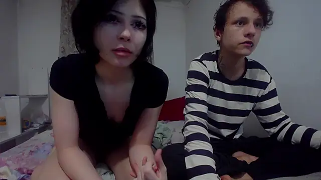 Snapshot of MegaanCollins chatting on 04-15-26, 07:58 MegaanCollins online show from 04-15-26, 07:58