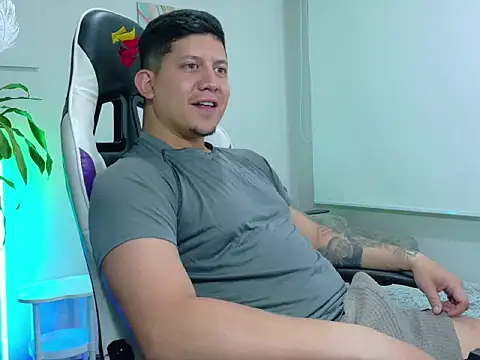  robertobaggioo online show from 02-12-26, 12:44