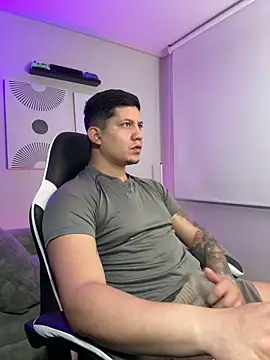  robertobaggioo online show from 03-13-26, 12:34