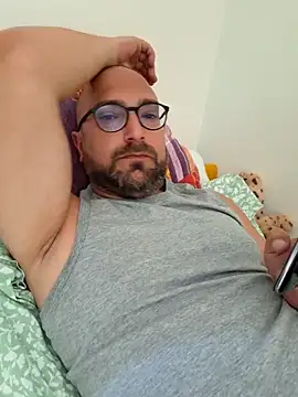 Snapshot of cetriolino chatting on 06-02-26, 05:53 cetriolino online show from 06-02-26, 05:53