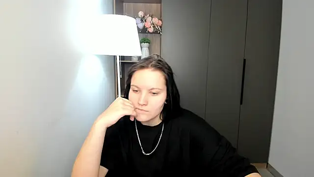 Snapshot of MarleenPhong chatting on 02-12-26, 08:31 MarleenPhong online show from 02-12-26, 08:31