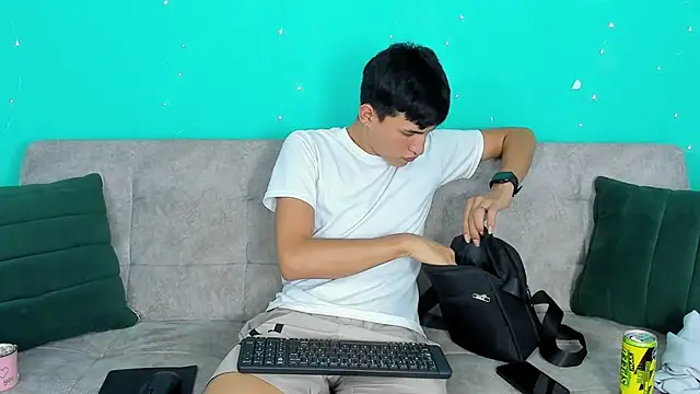 Snapshot of NicolasTorrez chatting on 03-04-26, 08:48 NicolasTorrez online show from 03-04-26, 08:48