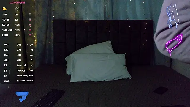 Snapshot of NicolasTorrez chatting on 03-10-26, 08:36 NicolasTorrez online show from 03-10-26, 08:36