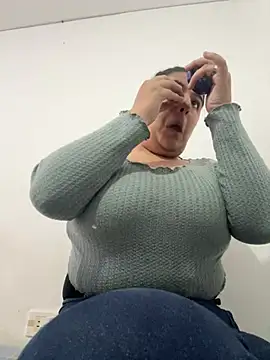 Nahoomii3 online show from 02-11-26, 10:04