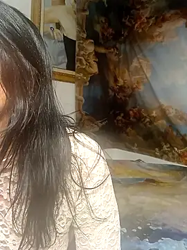Snapshot of MadamBell chatting on 03-29-26, 05:35 MadamBell online show from 03-29-26, 05:35