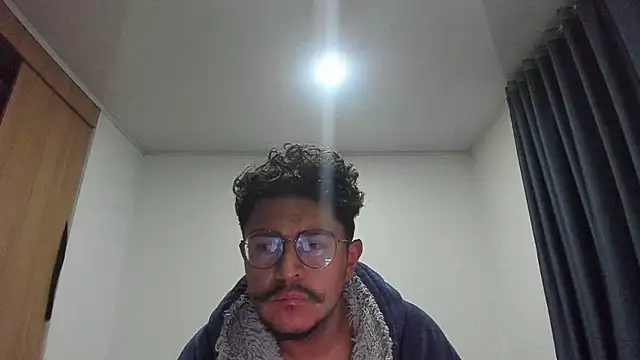 Snapshot of JhonnyRey27 chatting on 02-28-26, 02:34 JhonnyRey27 online show from 02-28-26, 02:34