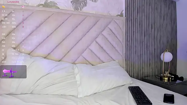 Snapshot of SarahRizof chatting on 03-26-26, 05:35 SarahRizof online show from 03-26-26, 05:35