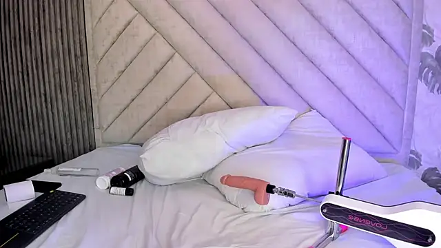 Snapshot of SarahRizof chatting on 03-27-26, 05:35 SarahRizof online show from 03-27-26, 05:35