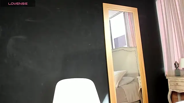 Snapshot of madii_lenon chatting on 03-14-26, 08:36 madii lenon online show from 03-14-26, 08:36