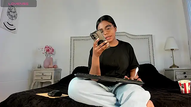 madii lenon online show from 06-23-26, 08:40