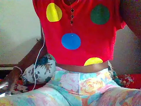 Snapshot of Lunateddy chatting on 02-25-26, 07:18 Lunateddy online show from 02-25-26, 07:18