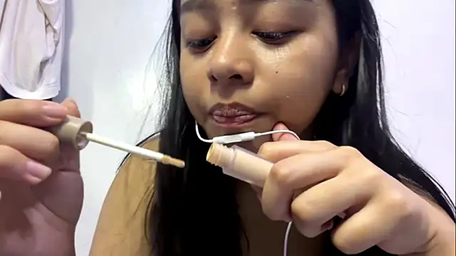 LinnieTieu online show from 02-16-26, 03:24