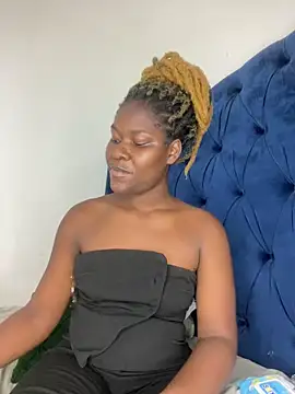 Snapshot of Rayna-20 chatting on 02-12-26, 11:49 Rayna-20 online show from 02-12-26, 11:49