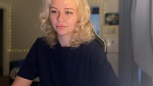 Leylia Lily online show from 03-11-26, 09:48