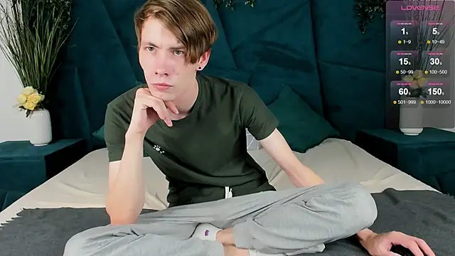 Snapshot of Erick_Wilson chatting on 09-28-25, 09:03 Erick Wilson online show from 09-28-25, 09:03