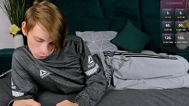 Snapshot of Erick_Wilson chatting on 09-30-25, 08:19 Erick Wilson online show from 09-30-25, 08:19