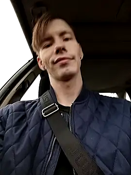 Snapshot of Erick_Wilson chatting on 11-01-25, 08:38 Erick Wilson online show from 11-01-25, 08:38