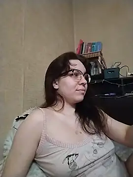 Snapshot of MiraSilvern chatting on 02-16-26, 04:36 MiraSilvern online show from 02-16-26, 04:36