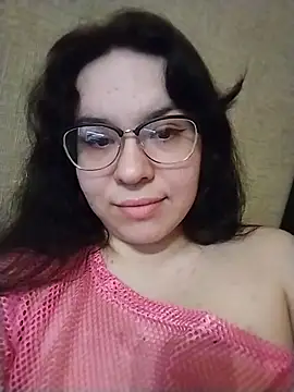 Snapshot of MiraSilvern chatting on 02-21-26, 04:41 MiraSilvern online show from 02-21-26, 04:41