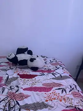 Snapshot of Sofia_velvee chatting on 02-18-26, 08:38 Sofia velvee online show from 02-18-26, 08:38