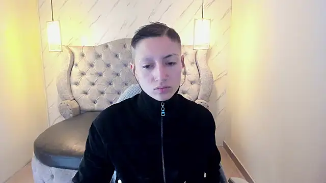 Snapshot of Fieramadame chatting on 05-20-26, 12:00 Fieramadame online show from 05-20-26, 12:00