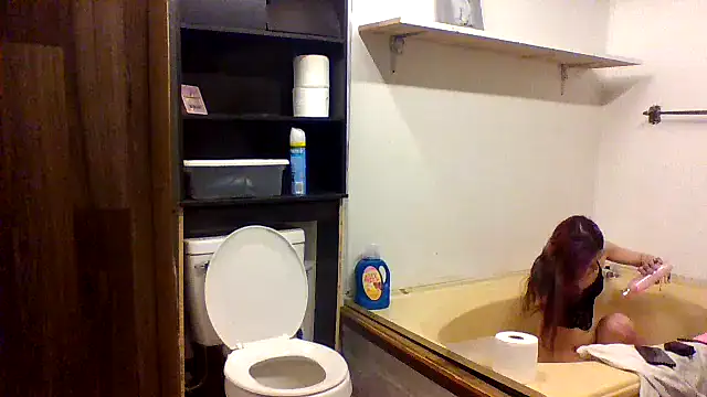 Snapshot of issyamazin chatting on 02-17-26, 04:35 issyamazin online show from 02-17-26, 04:35