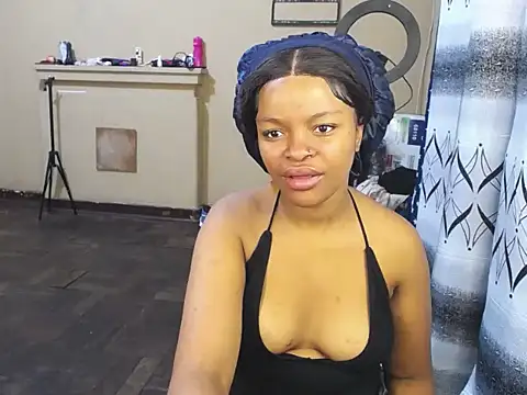 Snapshot of KinkyPxx chatting on 02-17-26, 06:58 KinkyPxx online show from 02-17-26, 06:58