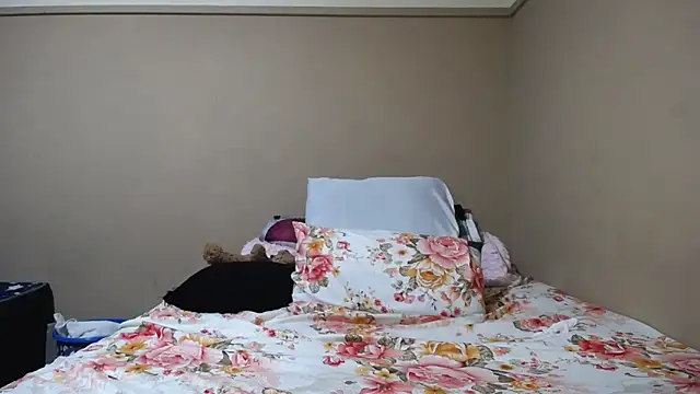 Snapshot of KinkyPxx chatting on 03-11-26, 08:04 KinkyPxx online show from 03-11-26, 08:04