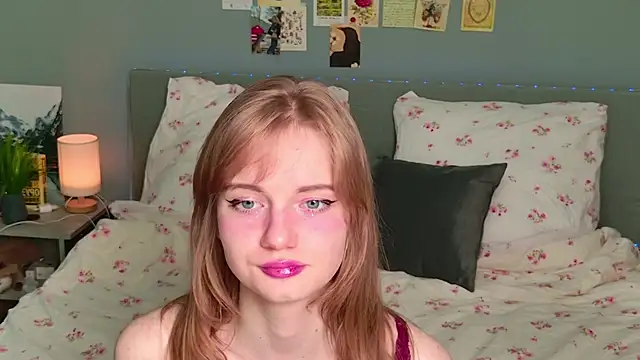 Snapshot of ElfieWhite chatting on 06-04-26, 06:14 ElfieWhite online show from 06-04-26, 06:14