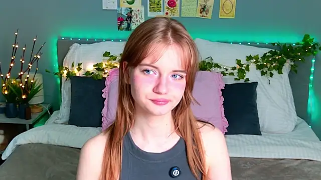 ElfieWhite online show from 06-16-26, 10:01