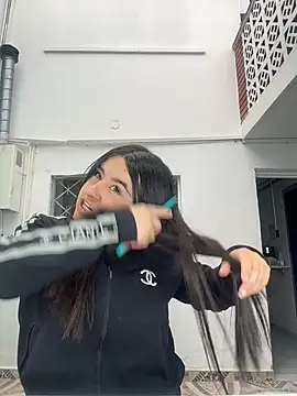 Anya Volker online show from 03-25-26, 11:49