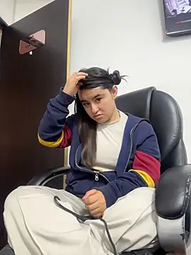 Anya Volker online show from 03-30-26, 12:06