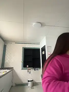 Anya Volker online show from 03-31-26, 12:16