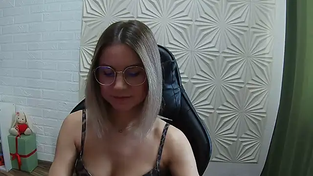 Snapshot of IceMayes chatting on 02-28-26, 09:10 IceMayes online show from 02-28-26, 09:10